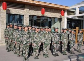 鳴翠湖員工軍訓，英姿颯爽展風采 (3)